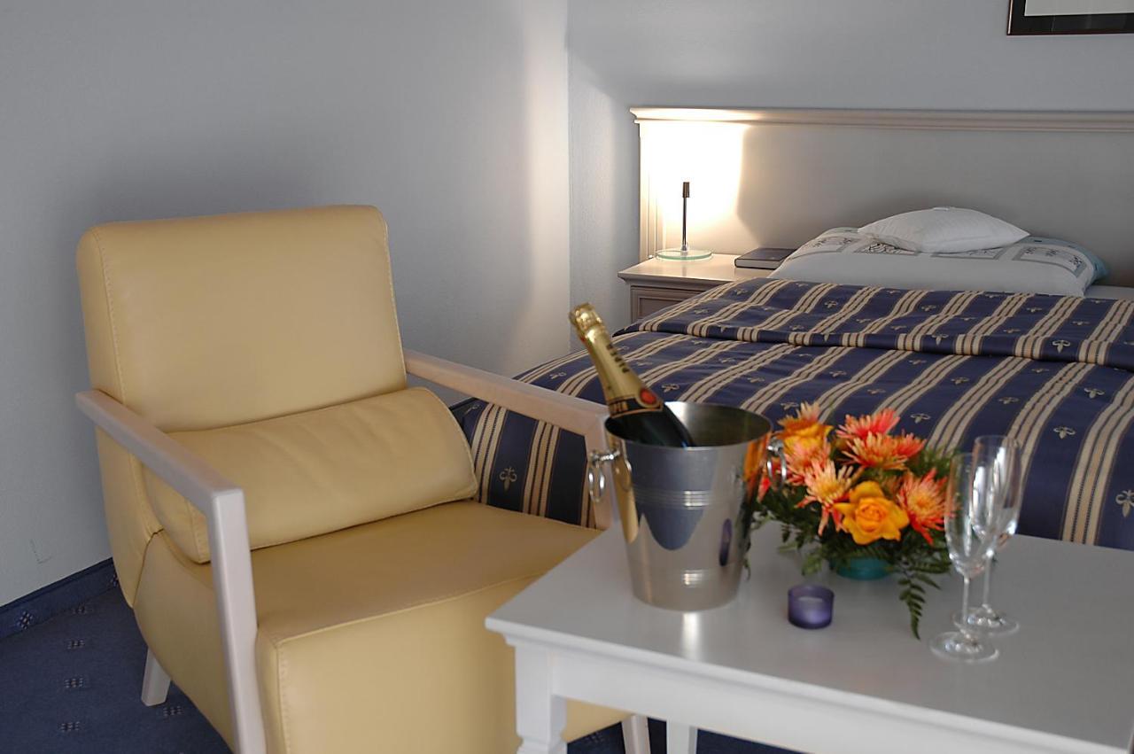 Hotel Hradna Brana Bratislava Quarto foto