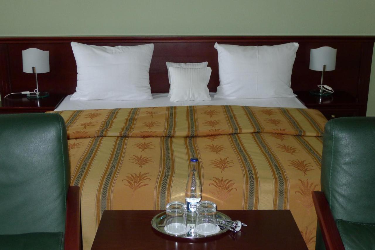 Hotel Hradna Brana Bratislava Quarto foto