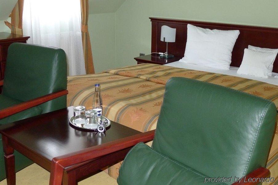 Hotel Hradna Brana Bratislava Quarto foto